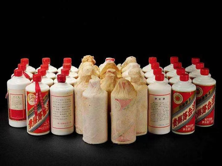 青冈日照岚山回收酒价格哪里回收(附近上门回收茅台酒）?